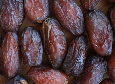 Premium imported fresh dates (khajur)
